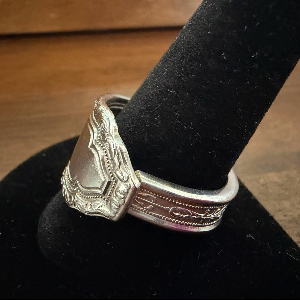 Elegant Silver Spoon Ring - Picture 3 of 14